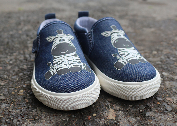 Giày Slipon Cho Bé Trai Urban UB1902 Xanh Bò