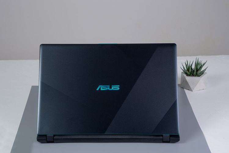 Laptop ASUS F560UD-BQ055T. Intel Core I5 8250 (15.6 inch) - Hàng Chính Hãng