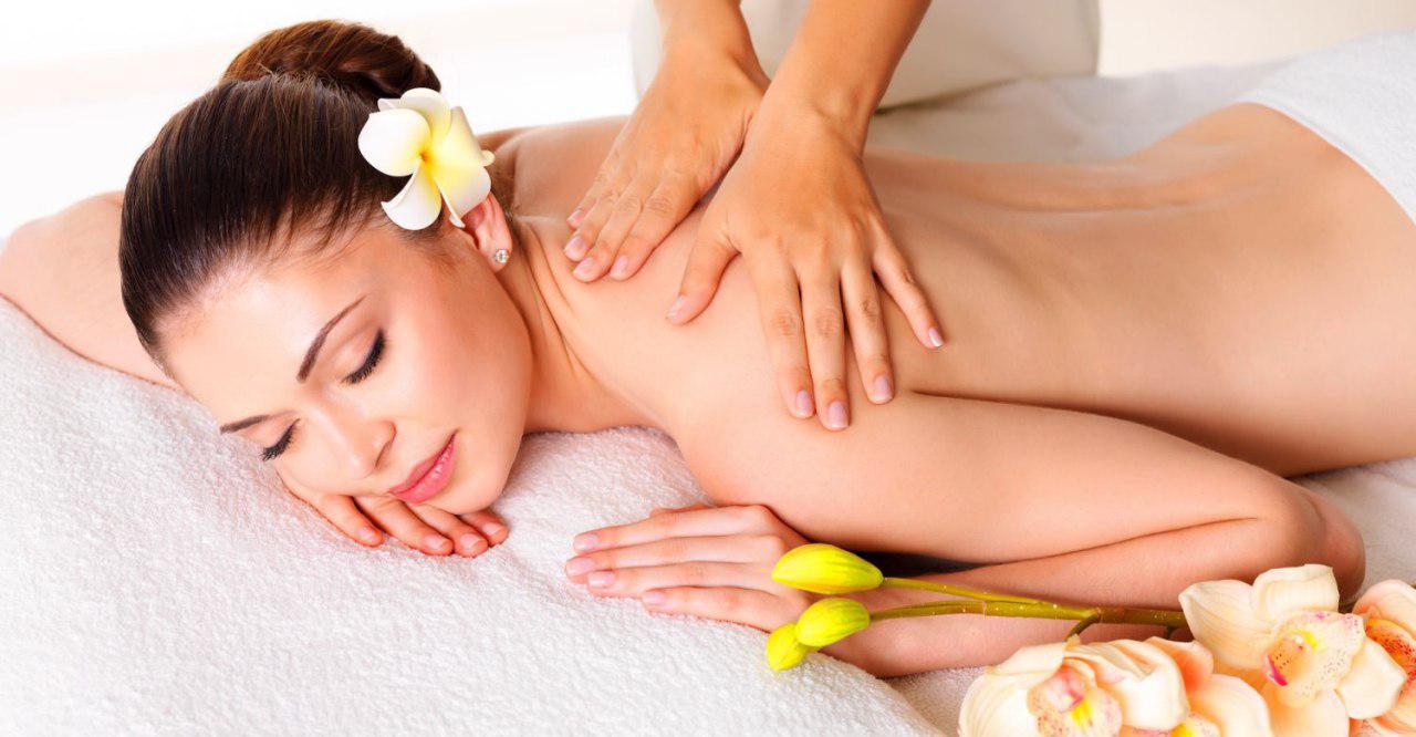 massage bằng tinh dầu thảo dược