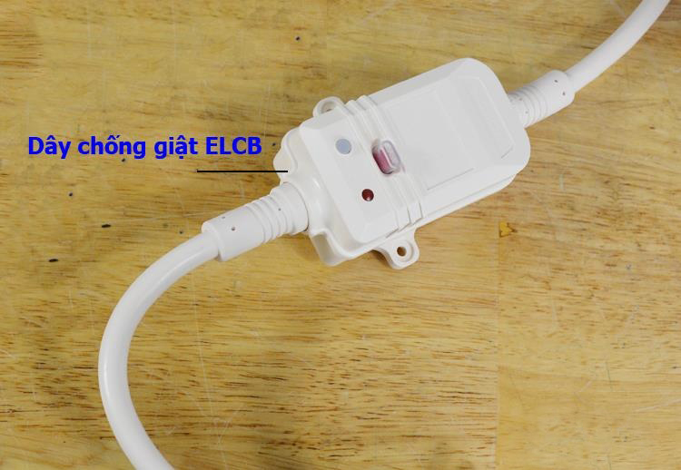 Bình nóng lạnh Rossi R15 Ti - 15 lít (Hàng chính hãng)