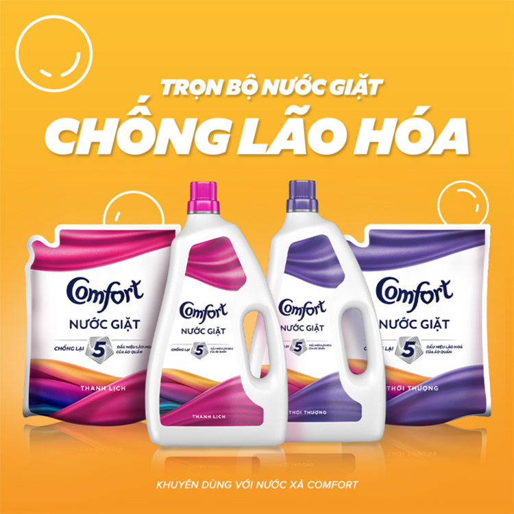 Nước Giặt Comfort Chống Lão Hóa Quần Áo Hương Thanh Lịch (2,4Kg/Chai)