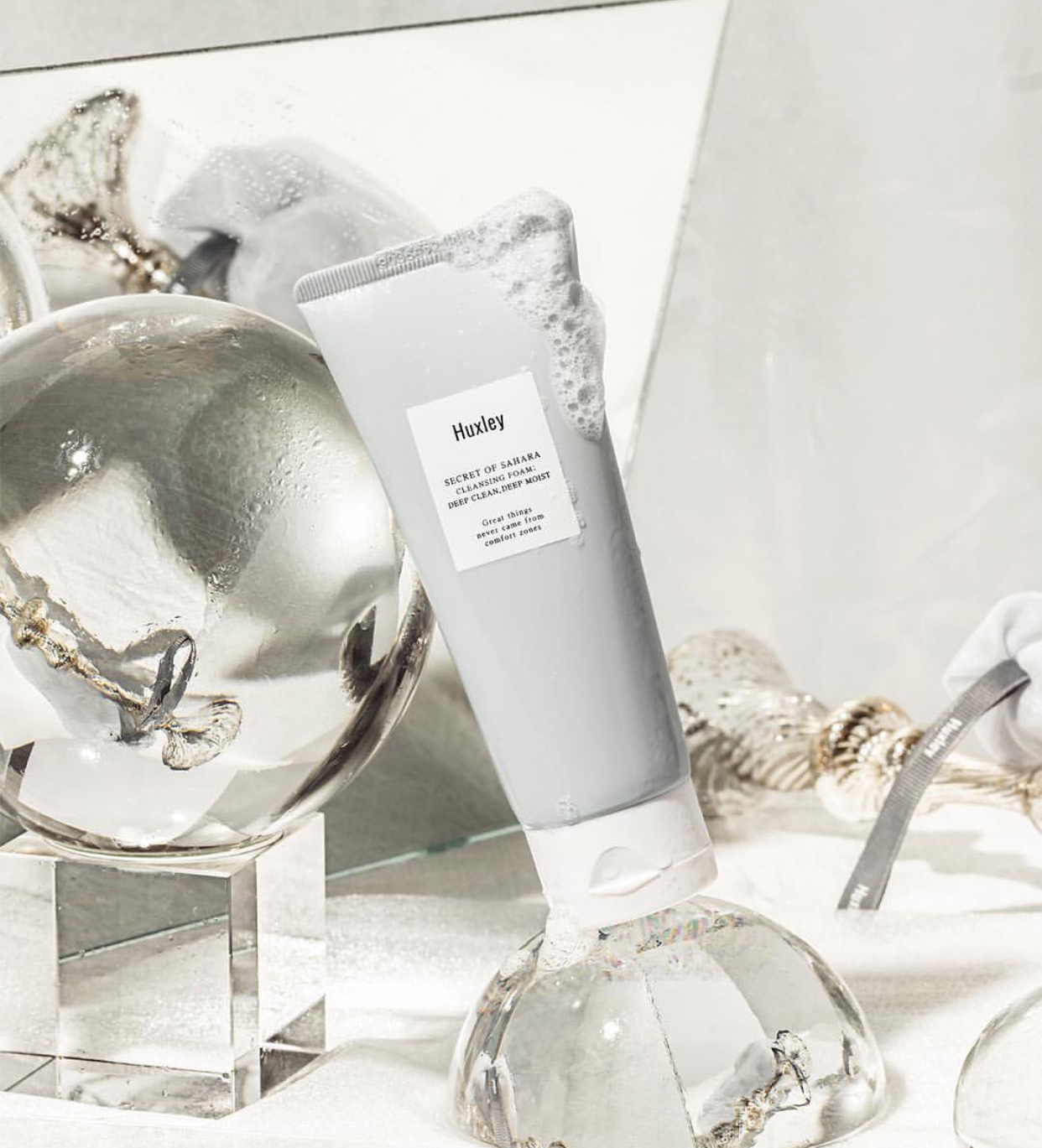 Sữa rửa mặt sạch sâu dành cho da dầu Huxley Cleansing Foam Deep Clean, Deep Moist 100g