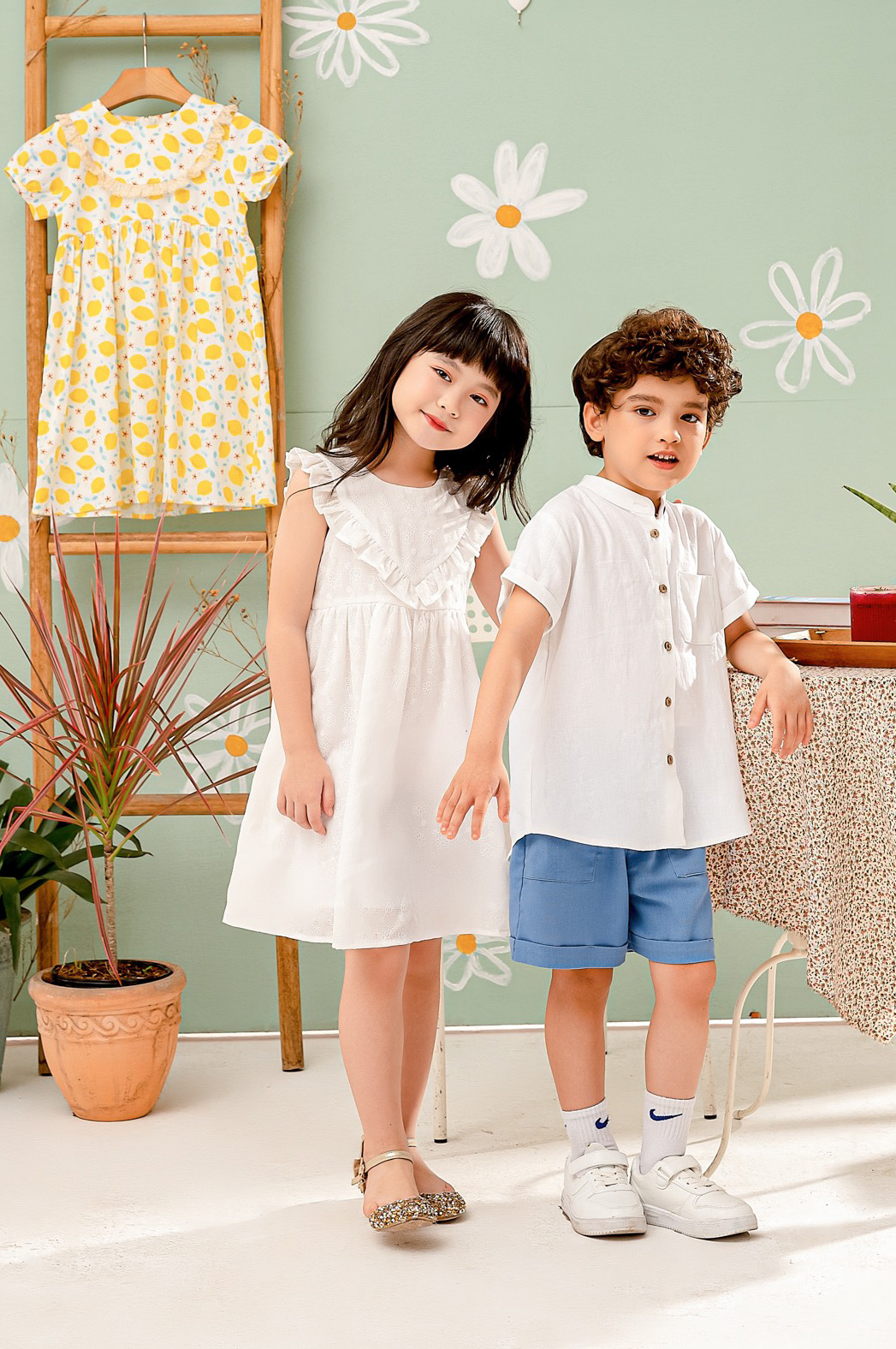 Váy đầm bé gái thêu chìm màu trắng vải xô đũi mềm mịn mát hàng thiết kế hè thu MamLa