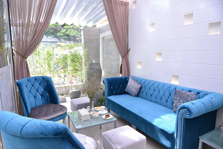 Emilie - Liệu trình điều trị sẹo rỗ Recosma Scar