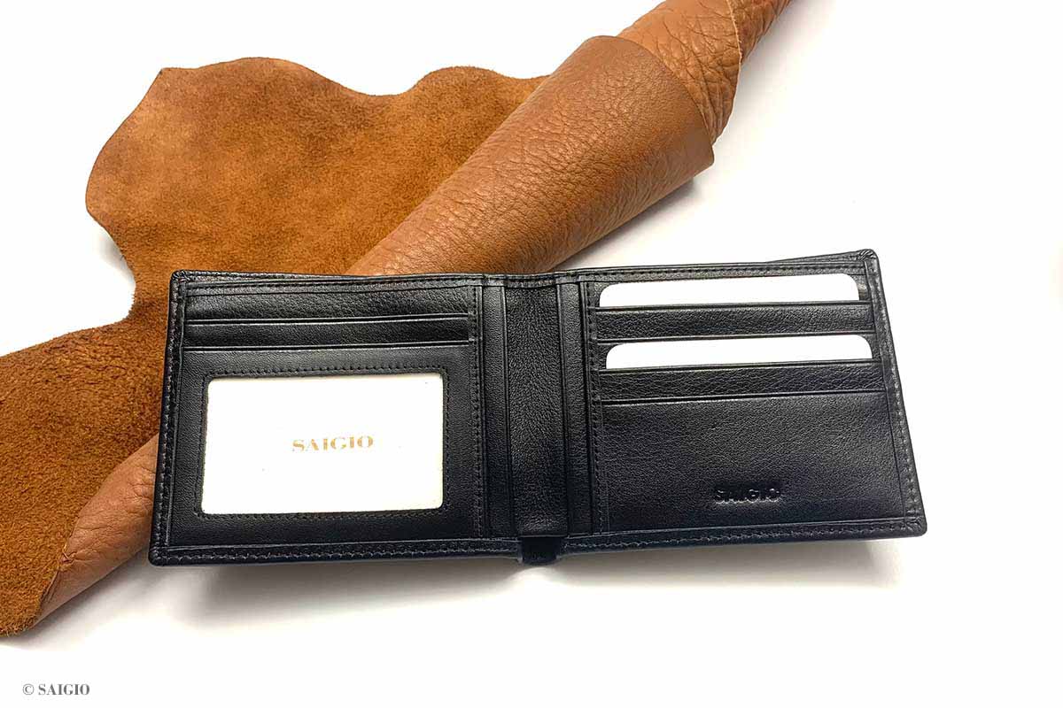 Ví Da Nam Mềm Mại MIDDLE LINE, Size Lớn, Da Bò Tự Nhiên 100%, Thiết Kế Nhiều Ngăn Để Giấy Tờ Tiện Dụng, Đơn Giản - Mỏng Nhẹ, Dáng Ngang - Gập 2, Ngăn Đựng Tiền Có Khóa Kéo - Hàng Chính Hãng SAIGIO