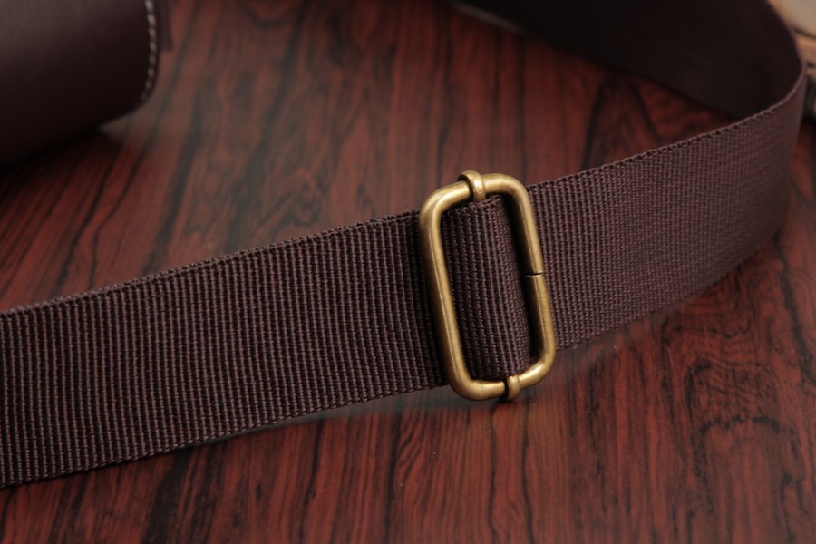 Túi Đeo Chéo Nam 4U D272N (28 x 24 cm) - Nâu