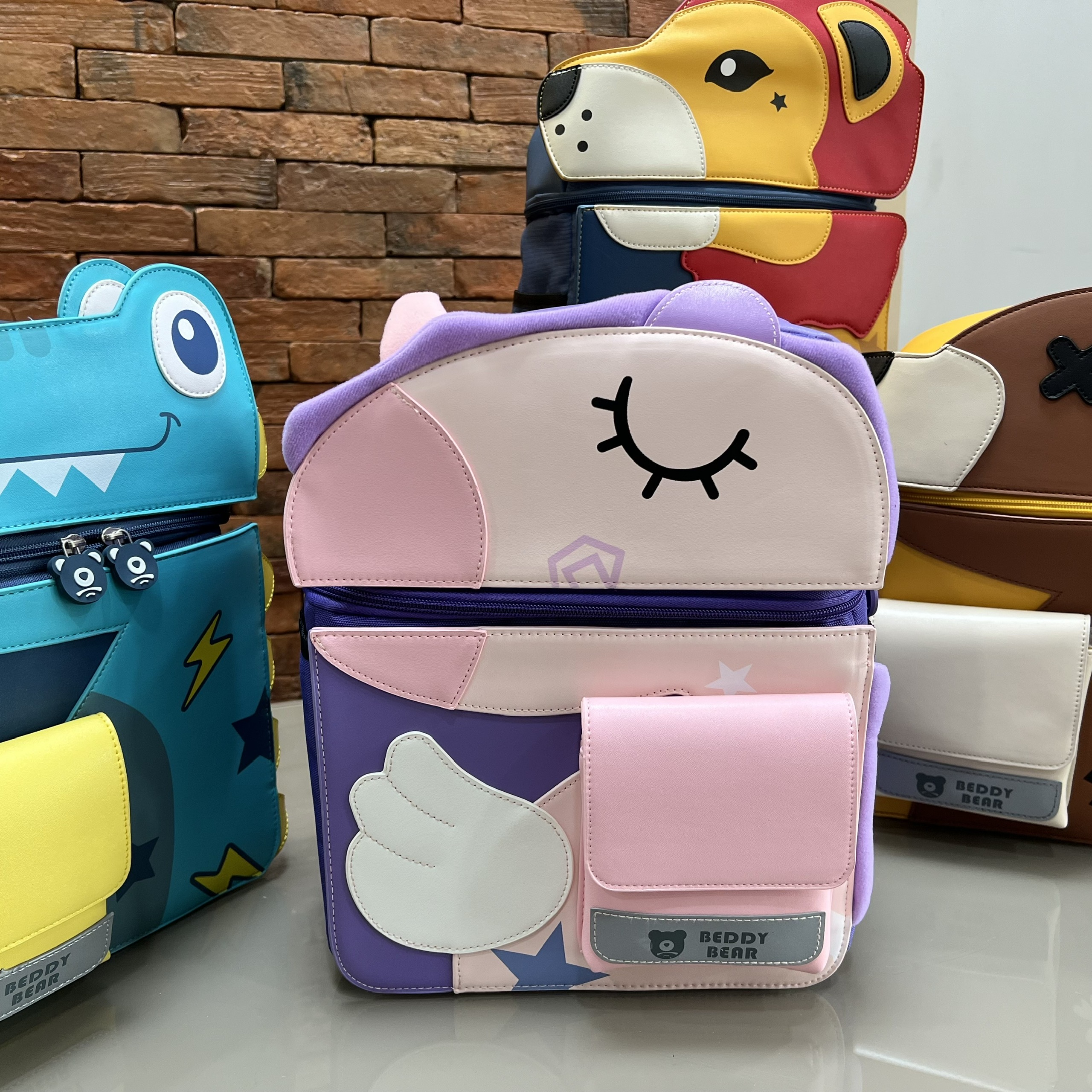 Balo Trẻ em từ 5 tuổi Beddybear Cute Bag 2.0 Phù hợp cho bé trai gái học Mẫu giáo chuẩn bị vào lớp 1 .Thiết kế chống gù, Chất liệu da PU hạn chế thấm nước