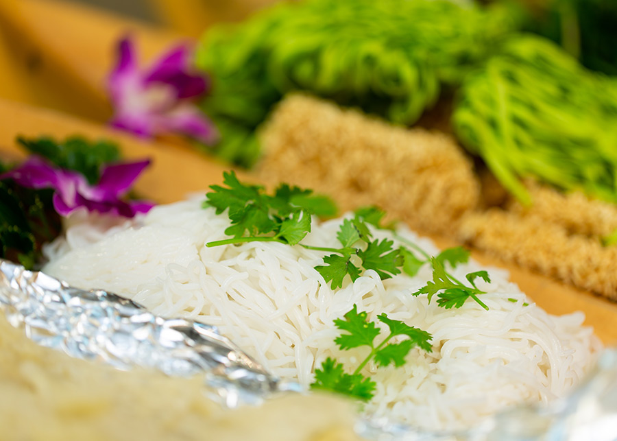 Buffet Tối Gánh Palace 4* - Buffet Tối Hơn 50 Món Hải Sản Cao Cấp Tại Phố Đi bộ Nguyễn Huệ