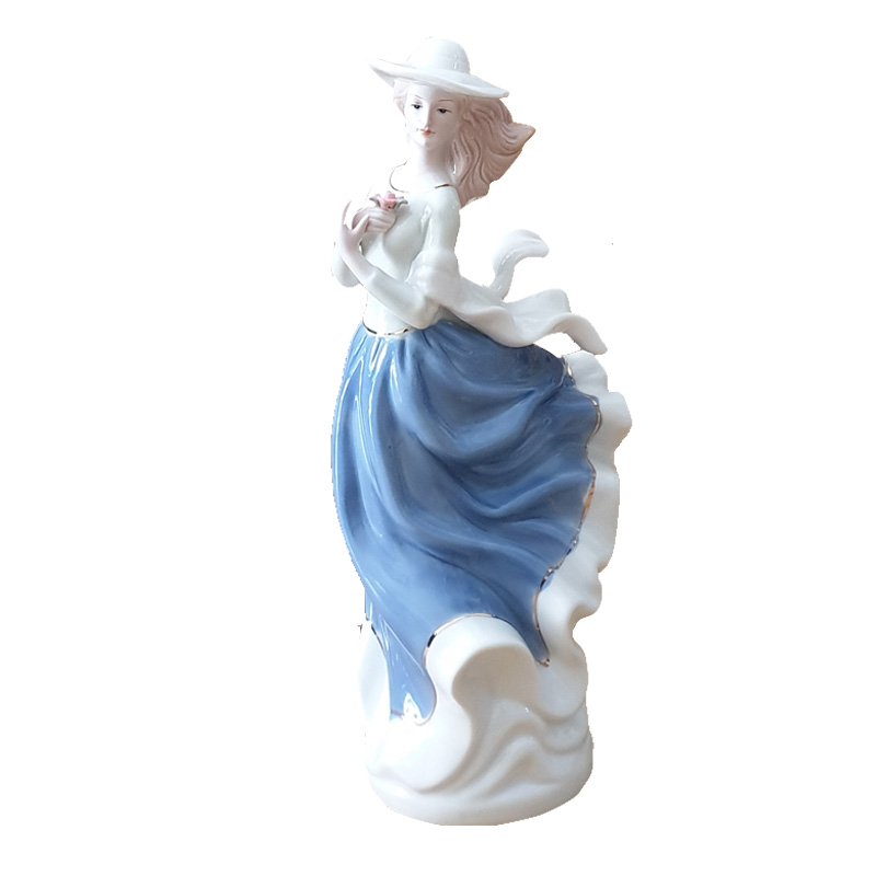 Tượng thiếu nữ châu Âu bằng sứ trang trí sang trọng