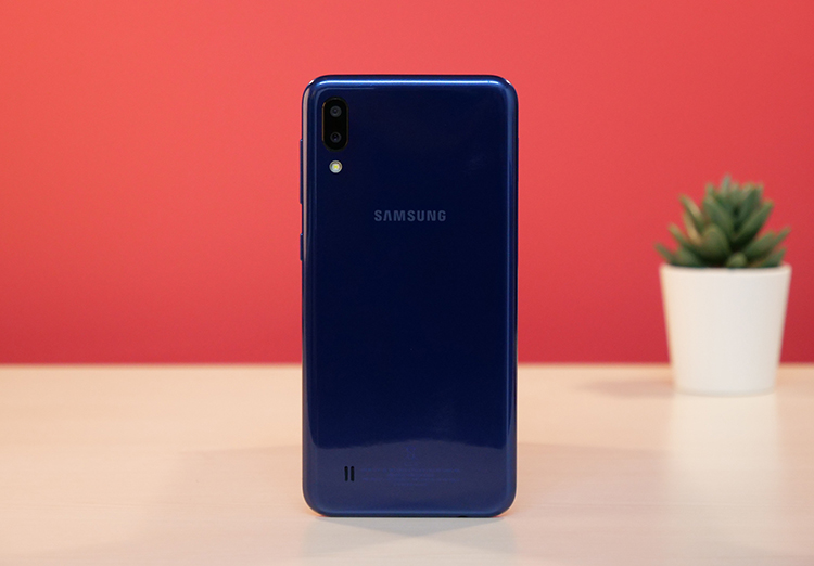 Điện Thoại Samsung Galaxy M10 (16GB/2GB) - Hàng Chính Hãng