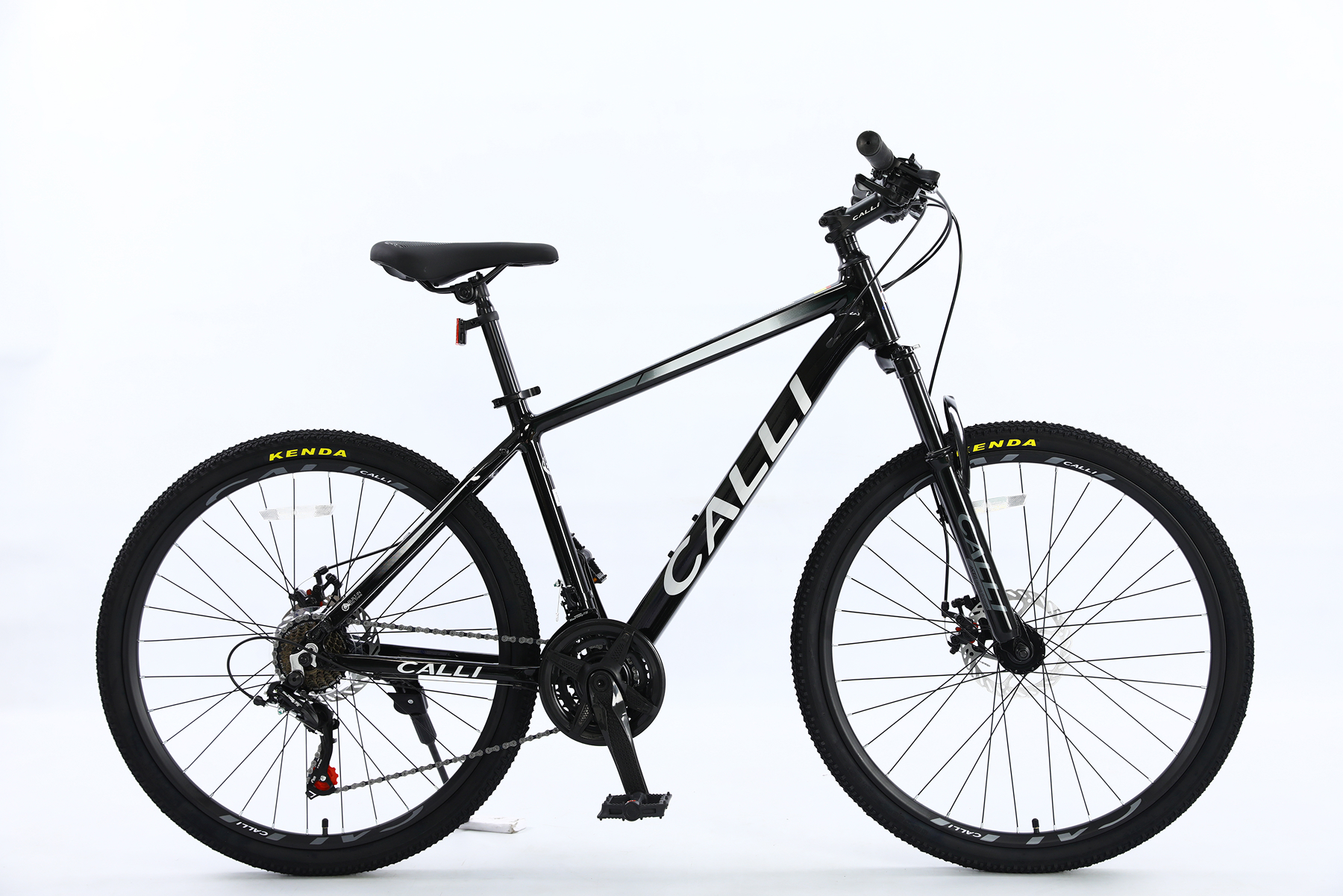 Xe đạp thể thao CALLI 1600 Pro Khung hợp kim nhôm cao cấp, có 2 kích cỡ lựa chọn phù hợp với người cao 1m44 trở lên