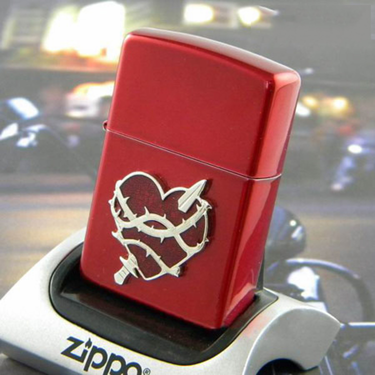Bật Lửa Zippo 21081 Heart Attack Candy Apple Red