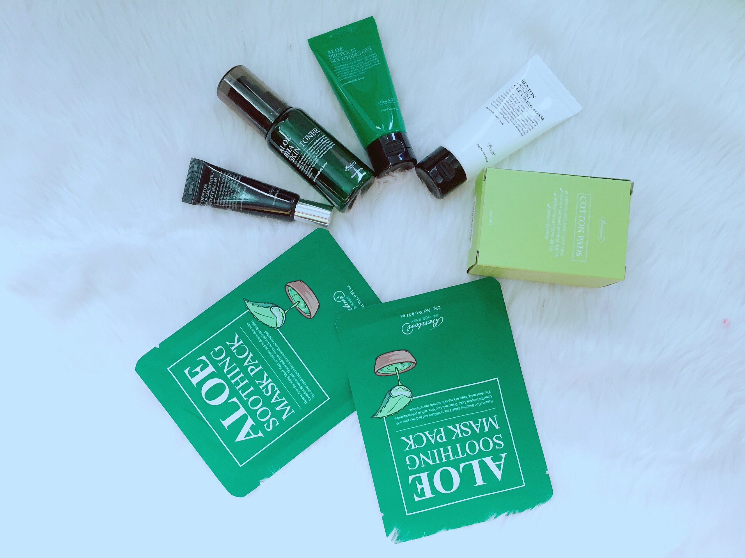 Bộ Sản Phẩm Dưỡng Dành Cho Da Mụn, Da Nhạy Cảm Benton Travel Set 24