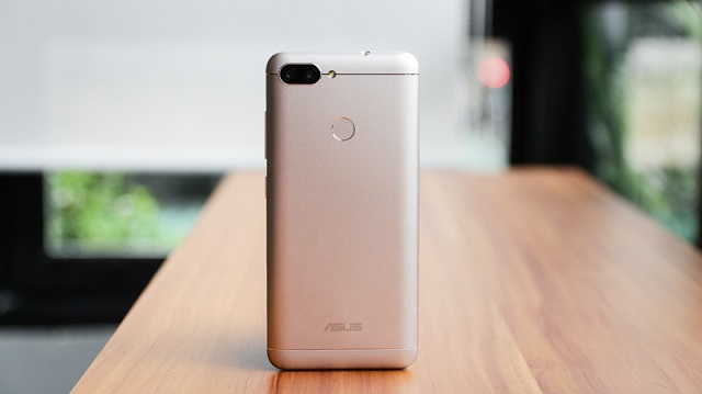 Điện Thoại Asus Zenfone Max Plus M1 ZB570TL (32GB/3GB) - Hàng Chính Hãng - Silver Điện Thoại Asus Zenfone Max Plus M1 ZB570TL (32GB/3GB) - Hàng Chính Hãng - Silver