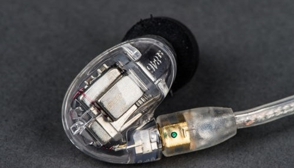 Tai Nghe Nhét Tai Trong Suốt Hifi SE846-CL SHURE (Gồm Tai Nghe + 3 Loại Nút Thay Thế + Bộ Chuyển Đổi + Dây Cáp)