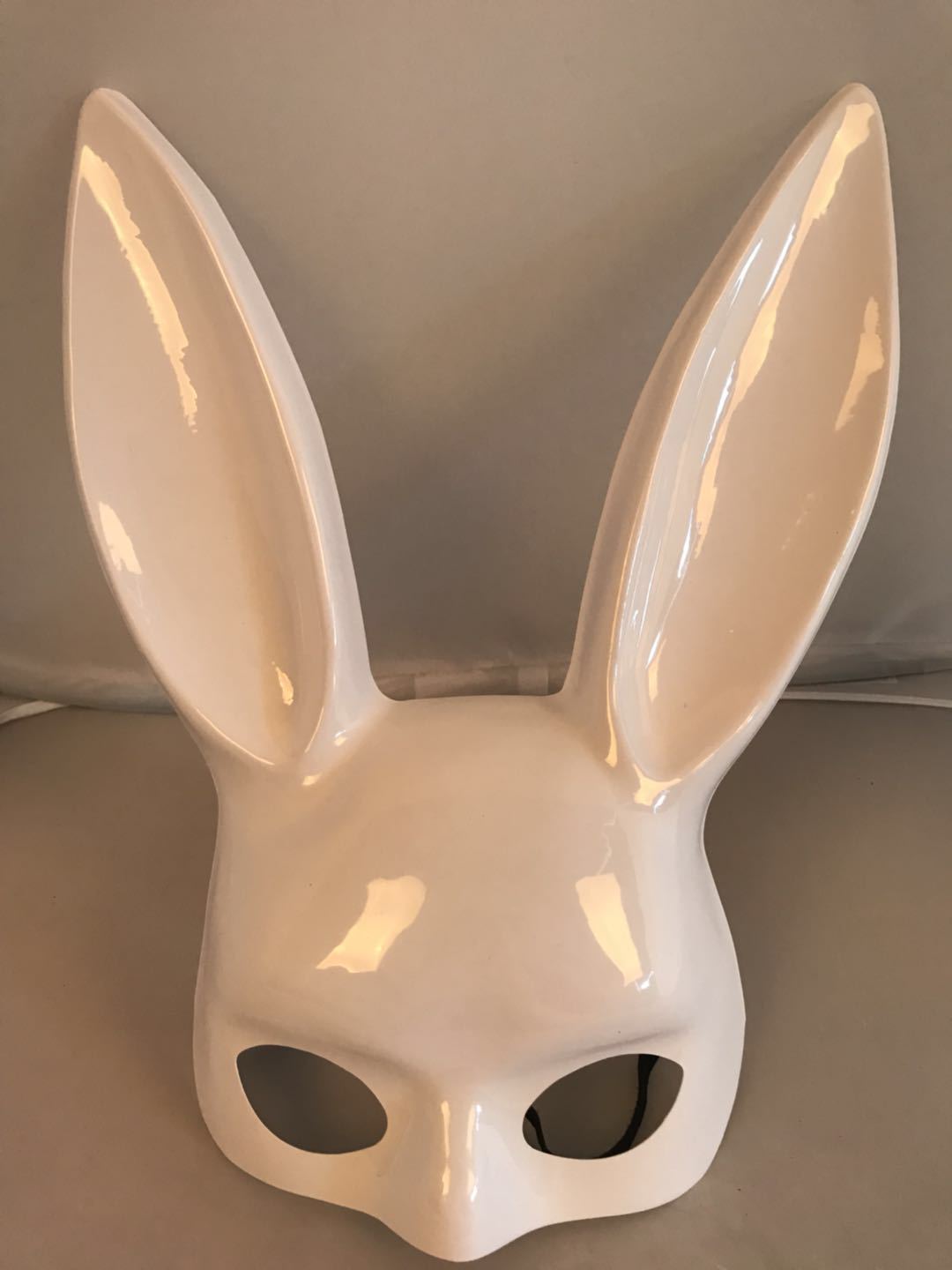 Mặt Nạ Nhựa Hóa Trang Thỏ Bunny | Tiki