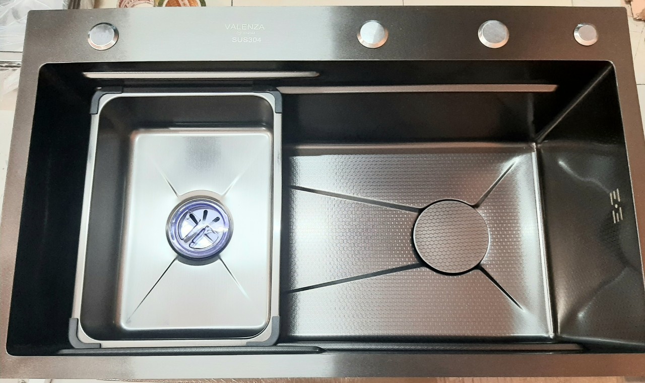 Chậu rửa bát inox304 chống xước 7845 nano đen dày 3li, vòi rửa bát nóng lạnh rút dây nano, bộ xả, khay inox, xịt ly cốc, bình rửa bát