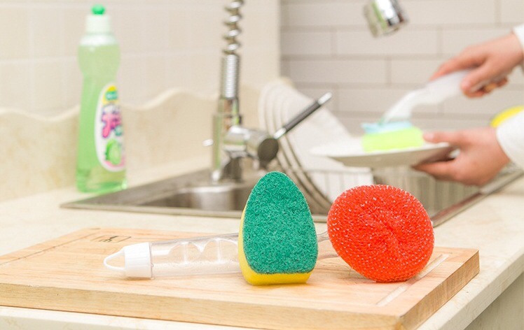 Cây rửa chén kèm bình đựng xà bông để rửa chén (giao màu ngẫu nhiên) - 27 x 10 x 9 cm