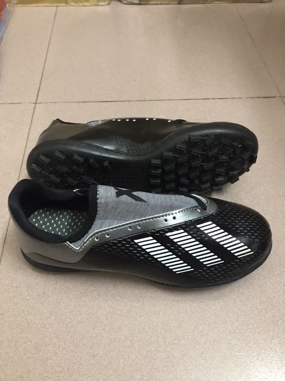 giày đá bóng sân cỏ nhân tạo, giày đá banh x18.6