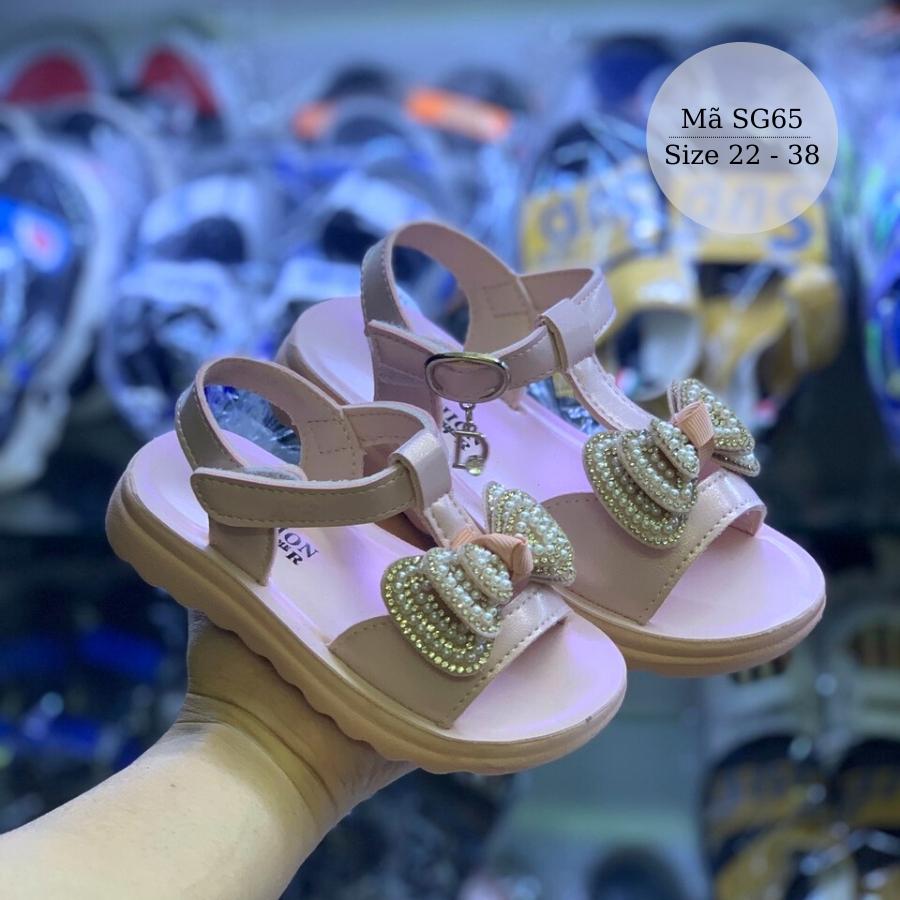 Dép quai hậu sandal bé gái quai ngang thời trang chất da PU mềm êm màu hồng gắn nơ công chúa duyên dáng và dễ thương phù hợp cho trẻ em 1 - 12 tuổi đi học đi biển phong cách Hàn Quốc SG65