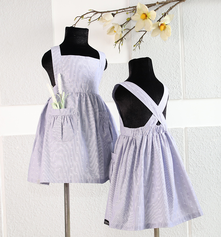 Đầm Bé Gái Yếm Caro Trắng Xanh KIKA GND-0010