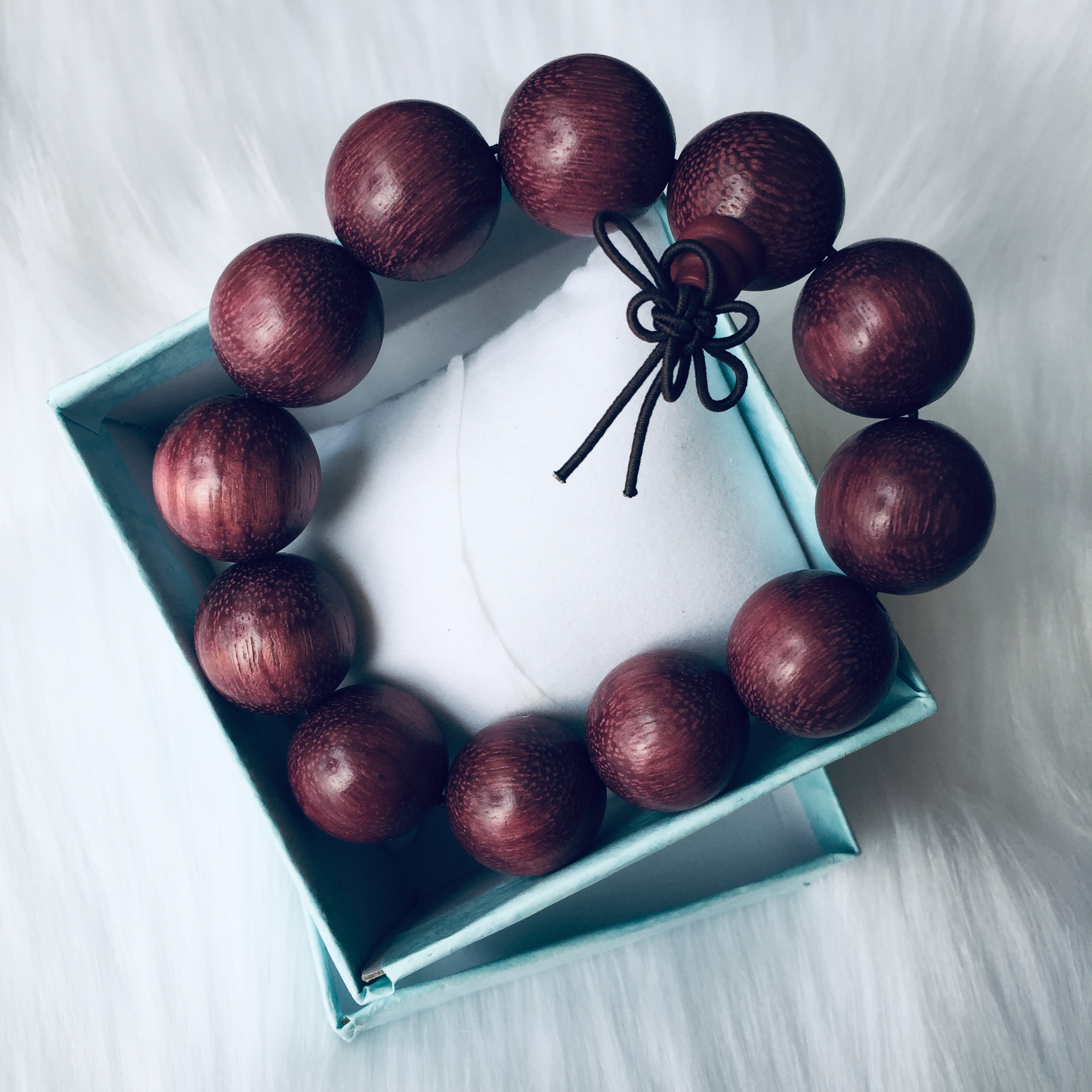 Combo Vòng đeo tay phong thủy, Gỗ Violet Tím Brazil, Mang lại may mắn, tài lộc, Kèm hộp đựng lót Nhung Gấm.