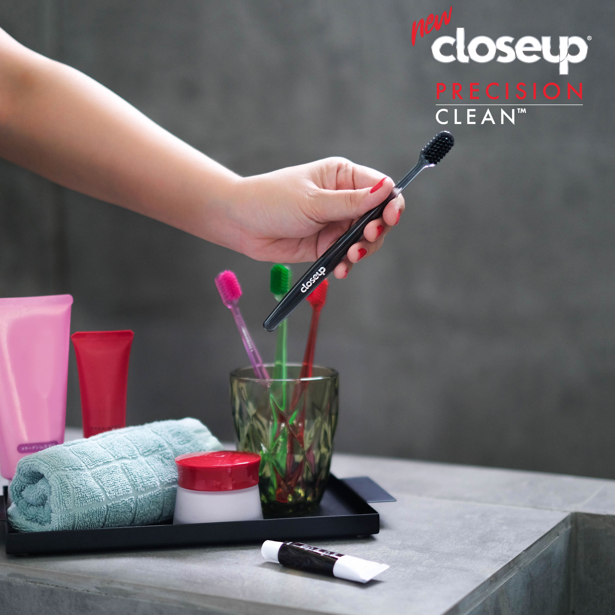 Bàn Chải Closeup Precision Clean - Màu Ngẫu Nhiên