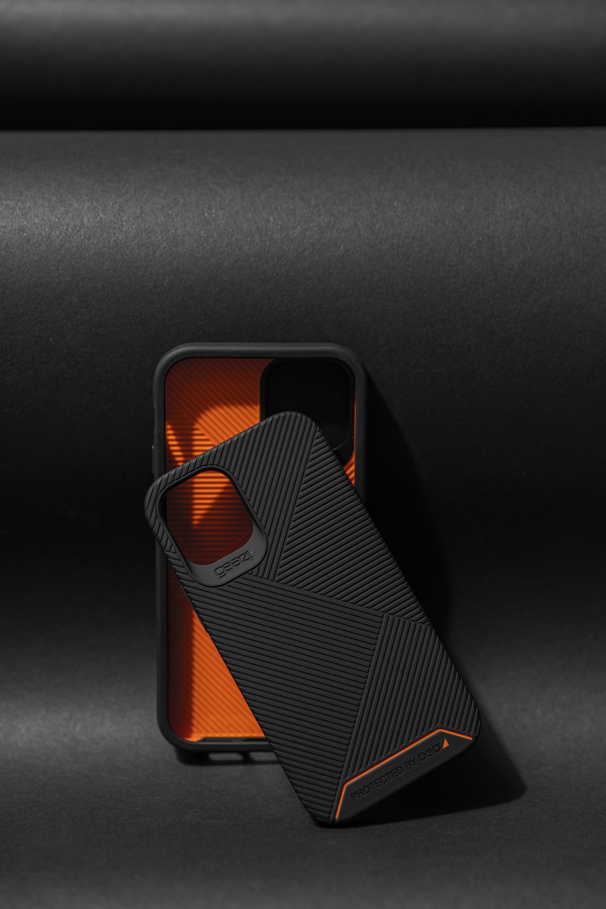 Ốp lưng Gear4 Battersea iPhone - Công nghệ chống sốc độc quyền D3O, kháng khuẩn, tương thích tốt với sóng 5G - Hàng chính hãng