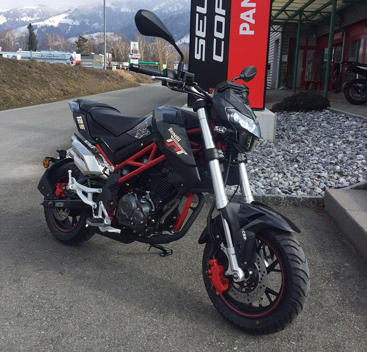 Xe Benelli TNT125 (Đen)