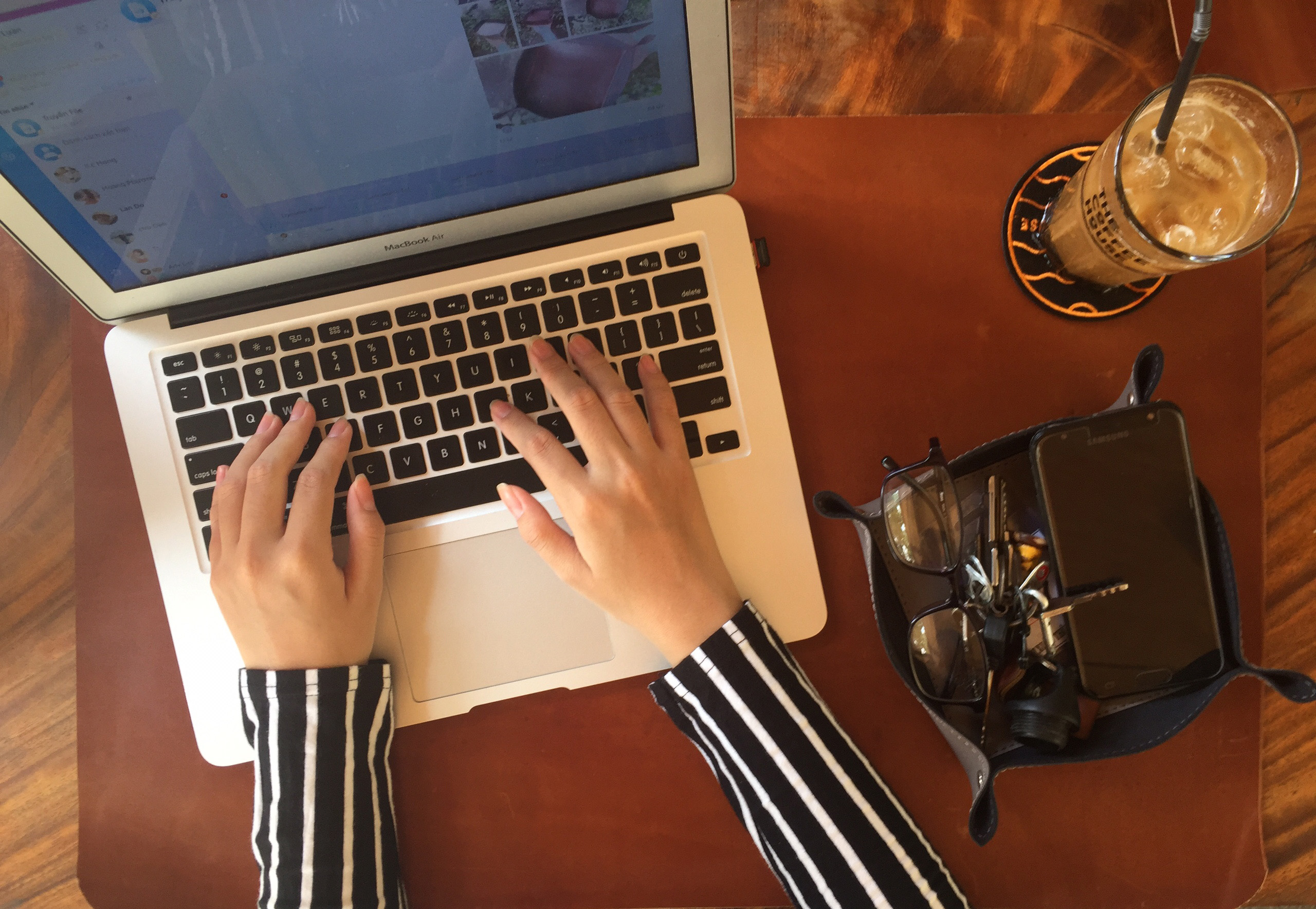 Khay Để Đồ Bàn Làm Việc Orco 