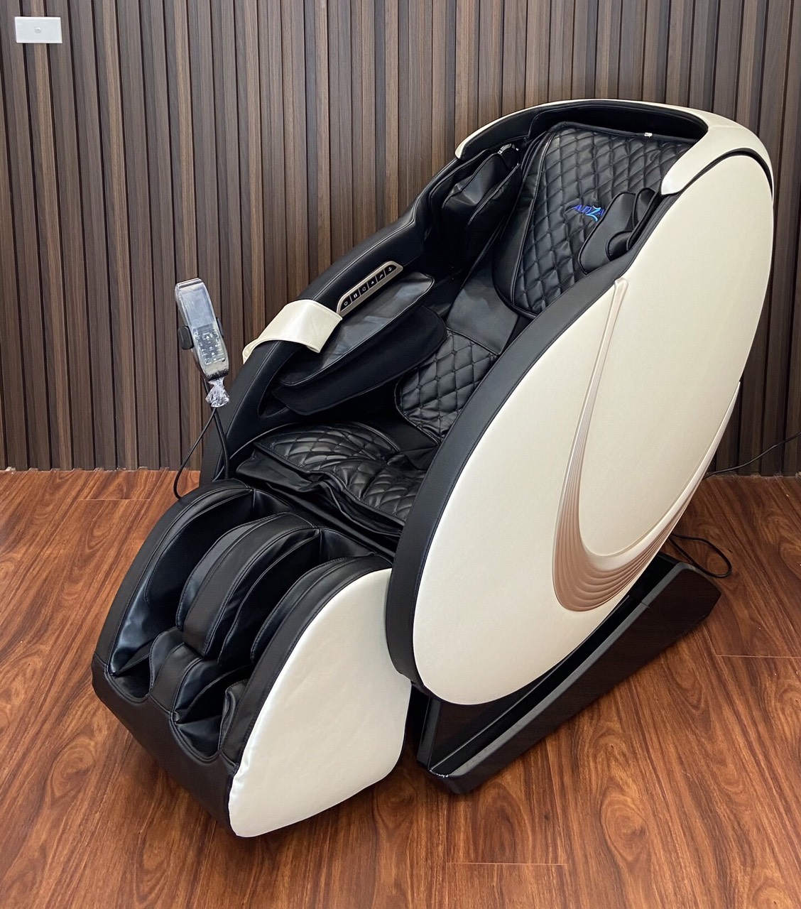 GHẾ MASSAGE TOÀN THÂN TAKARA K3 - GHẾ MASSAGE THỜI TRANG - TINH TẾ - ĐẲNG CẤP- CÔNG NGHỆ NHẬT BẢN