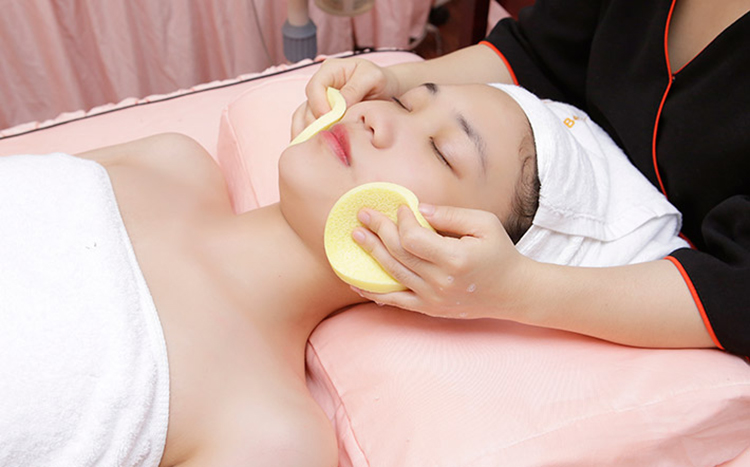 Liệu Trình 90 Phút Chăm Sóc Da Mặt Trắng Sáng Mịn Màng Bằng Tinh Chất Collagen Tươi Giúp Phục Hồi Da, Mịn Màng Và Săn Chắc Kết Hợp Massage Thư Giãn Giúp Lưu Thông Tuần Hoàn Máu