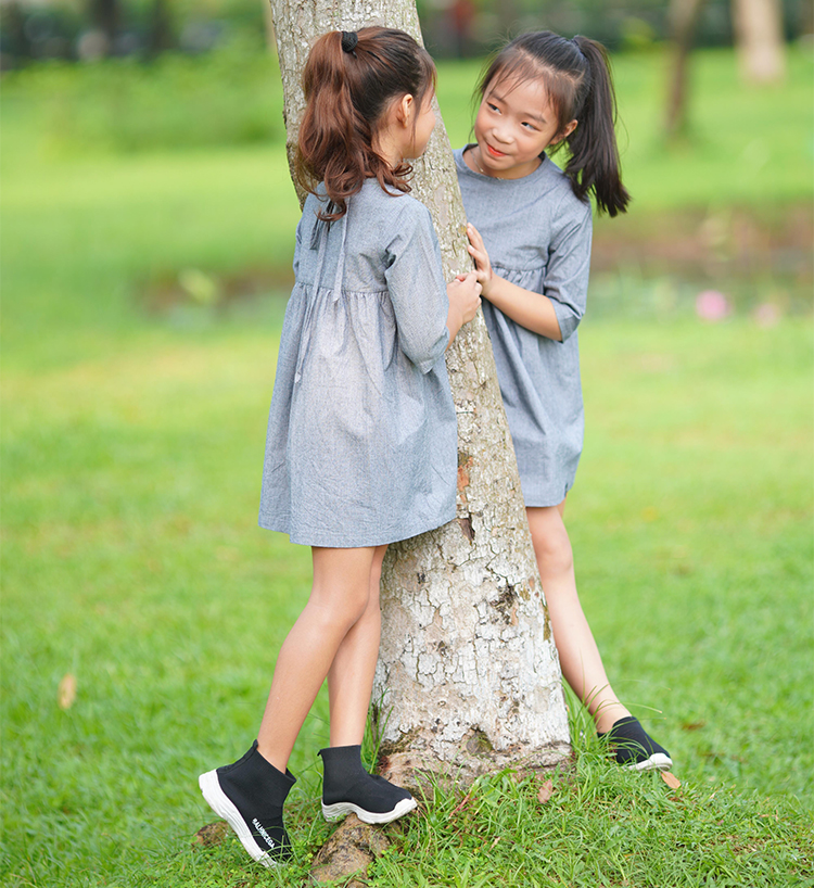 Đầm Bé Gái Tay Dài Buộc Nơ Phía Sau KIKAGND-0005