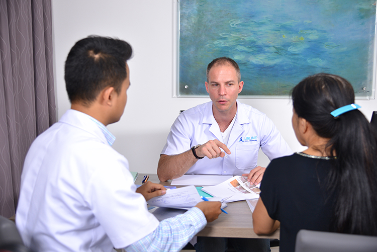 Emilie - Liệu trình Massage đầu vai cổ thư giãn thuần thiên nhiên