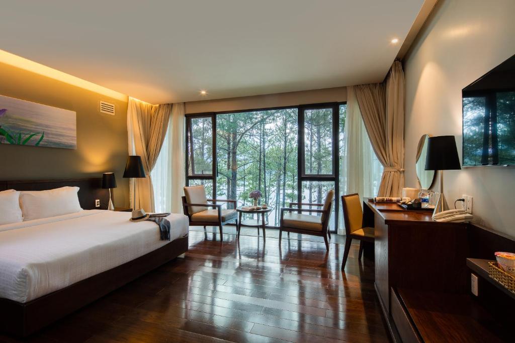 Terracotta Hotel & Resort 4* Đà Lạt - Buffet Sáng, Hồ Bơi, Xe Đưa Đón Trung Tâm, Nằm Bên Hồ Tuyền Lâm Thơ Mộng