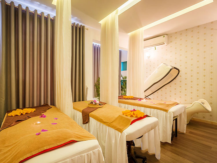 Massage Tinh Dầu Kết Hợp Đá Nóng Thư Giãn Toàn Thân - Hồng Gấm Spa