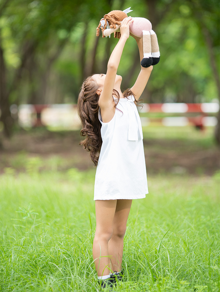 Đầm Bé Gái Trắng Xuông Dây Nơ Dáng Ngắn KIKA GND-0011