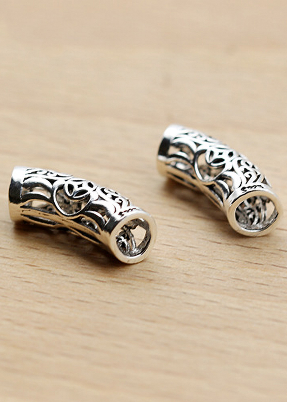 Combo 2 cái charm bạc hình trụ dài xỏ ngang họa tiết hoa văn - Ngọc Quý Gemstones
