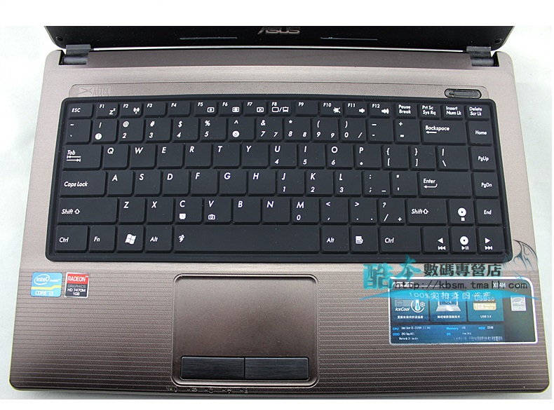 vừa khít với bàn phím laptop