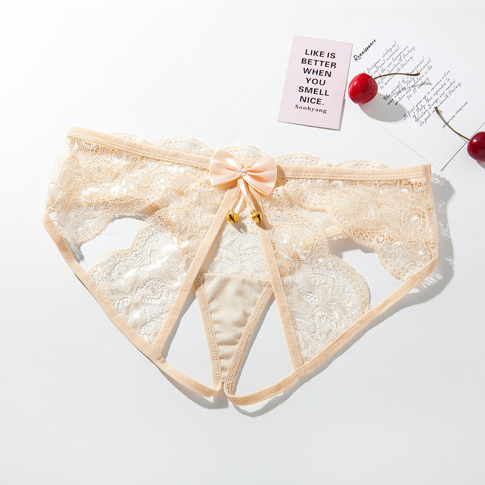 Quần lót lọt khe nữ xẻ mông gắn chuông