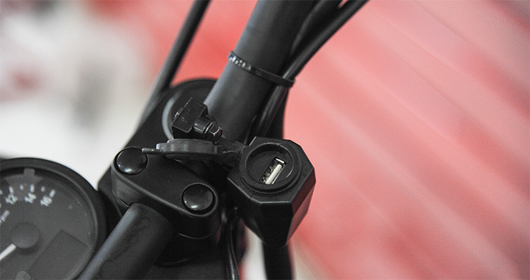 Xe Mô Tô Brixton Café Racer BX150R - Bạc