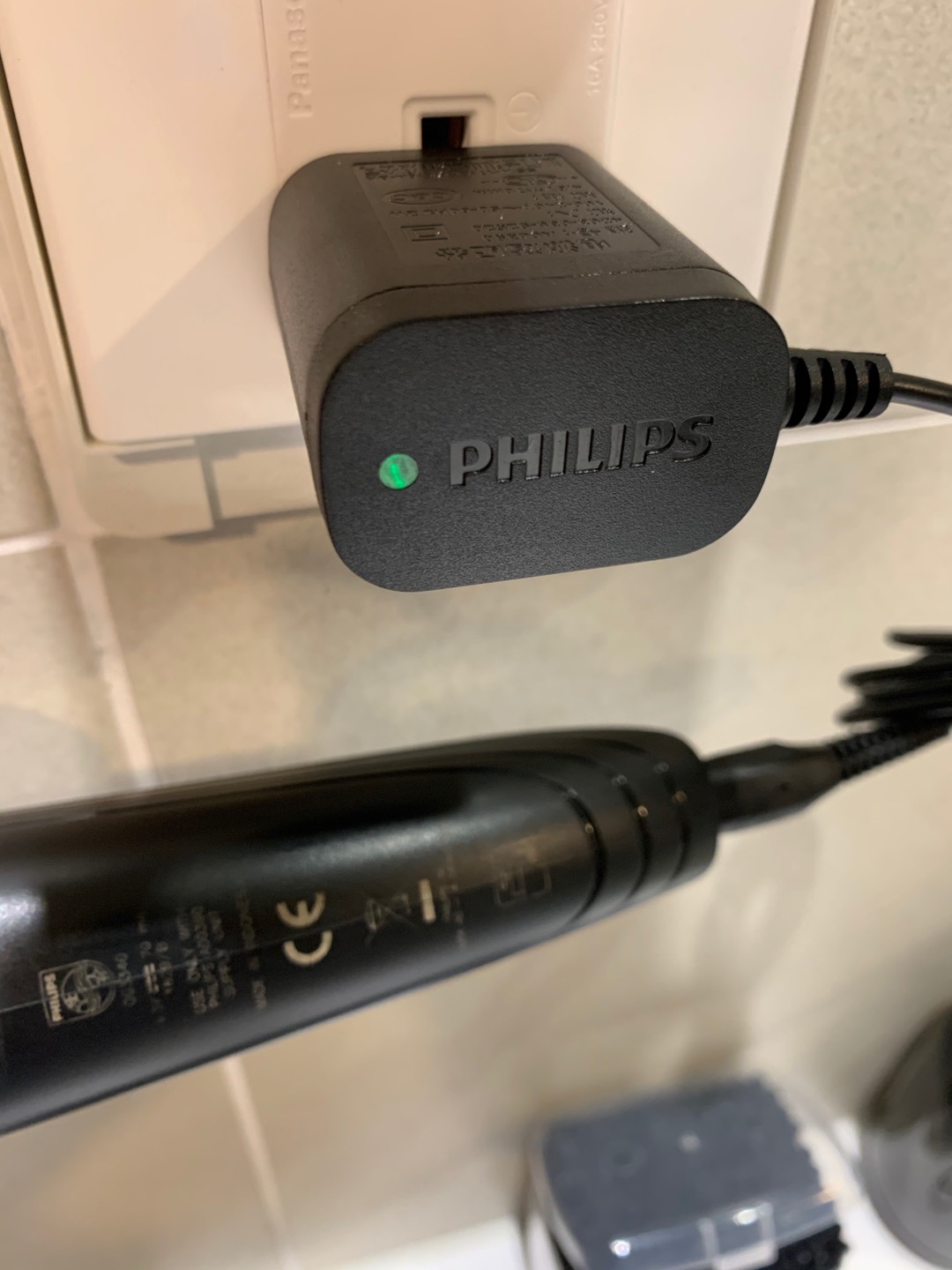 Củ Adaptor sạc pin cho máy cạo râu Philips A00390 - Hàng nhập khẩu