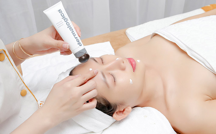 Liệu Trình 60 phút Chăm Sóc Da mặt trẻ hóa, căng bóng da Tại Thẩm Mỹ Viện Văn Phượng