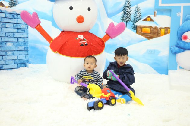 HN - Thỏa sức vui chơi trong thành phố tuyết tại Khu vui chơi Snow World - Áp dụng cả tuần và ngày lễ