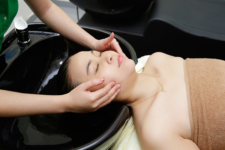 Ủ Dịch Yến Tạm Biệt Làn Da Đen Sạm