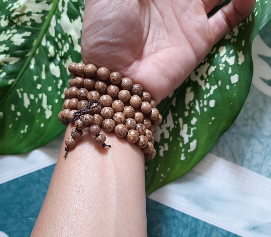 Combo 2 Vòng tràng 108 hạt gỗ đàn hương phong thủy niệm phật, kiêm vòng thời trang sang trọng đẳng cấp