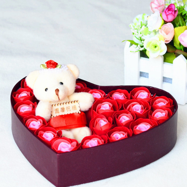 Hộp Quà Trái Tim Gấu Và Hoa Hồng Sáp Thơm