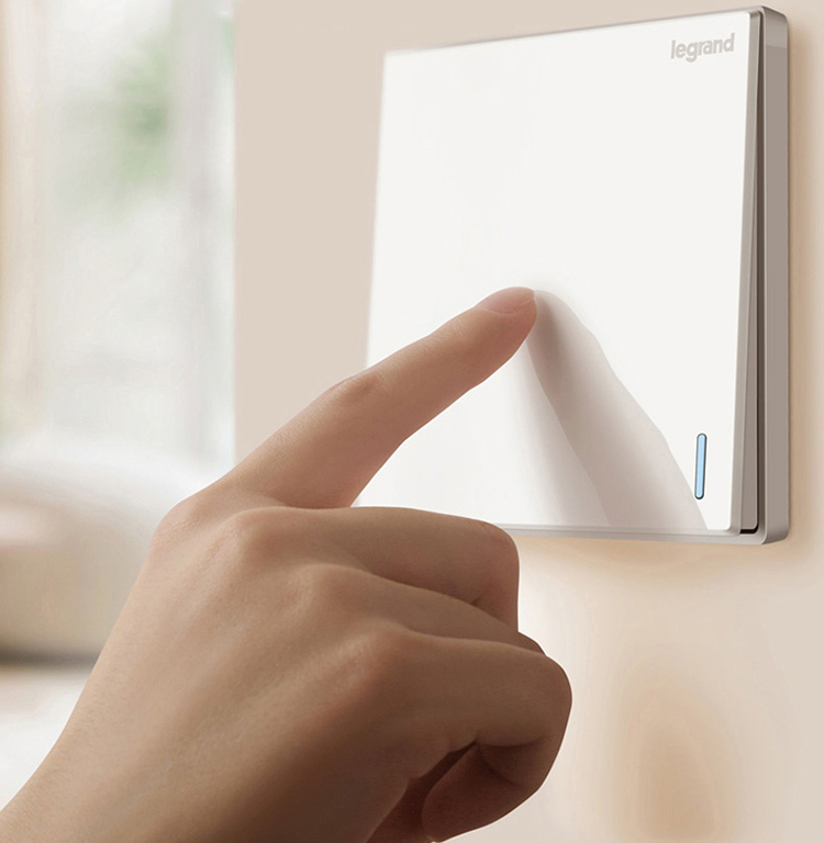 Legrand LEGRAND switch socket panel official code Yulan white double open single control with fluorescent switch Legrand LEGRAND switch socket panel official code Yulan white double open single control with fluorescent switch