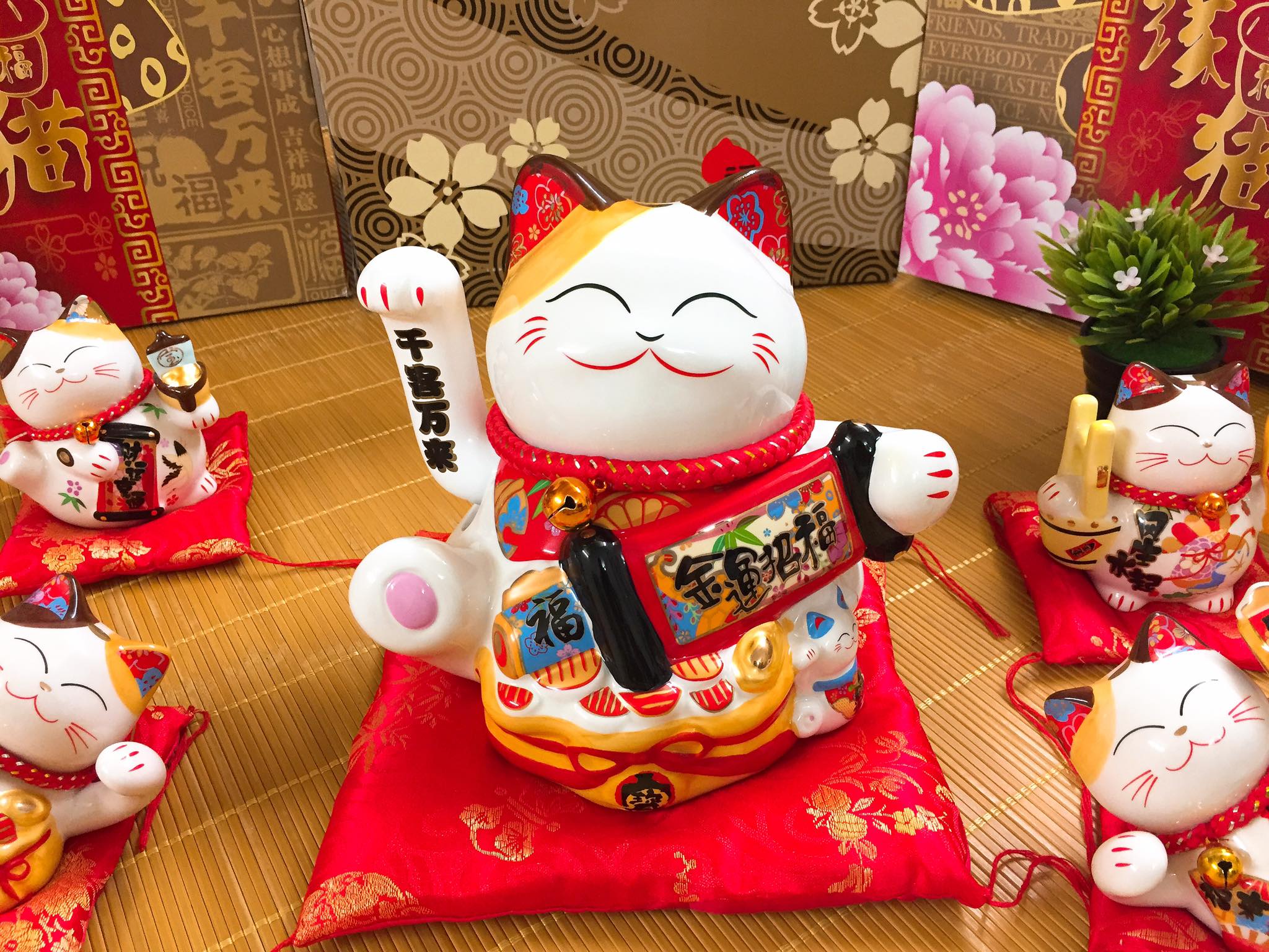 Mèo Thần Tài Vẫy Tay Nhật Bản - Mèo Phong Sinh 24Cm | Thảm Trải Sàn Và Mèo  Sứ Unique | Tiki