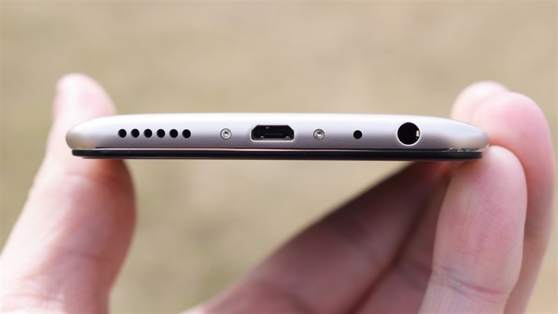 Điện Thoại Vivo V9 - Hàng Chính Hãng